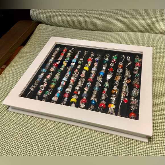 NEW Willabee and Ward 12-month Charm Bracelet Boxed Set - Picture 4 of 5